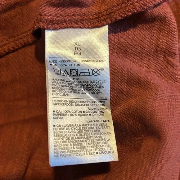 NWT Old Navy Short Sleeve Vneck Rust Color Womens T-shirt 1055 - Picture 5 of 5